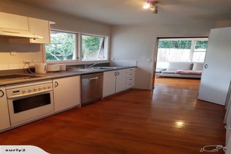 Photo of property in 6 Merchant Avenue, Te Atatu South, Auckland, 0610