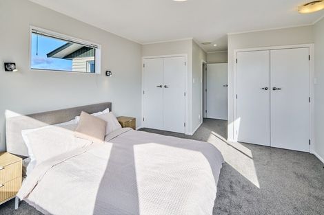 Photo of property in 18 Eastview Grove, Normandale, Lower Hutt, 5010