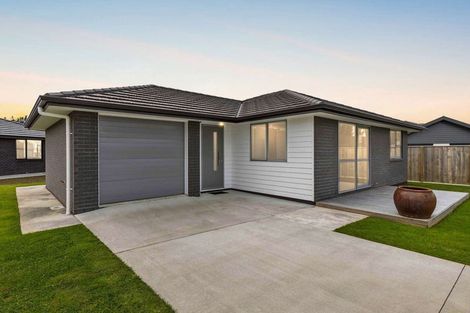 Photo of property in 35 Oldfield Lane, Marton, 4710