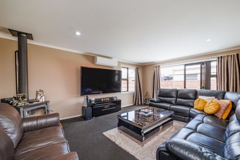 Photo of property in 2a Galea Grove, Kelvin Grove, Palmerston North, 4414