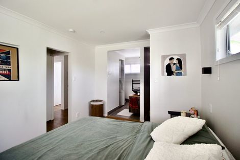 Photo of property in 5 Ngatoa Place, Glenfield, Auckland, 0629