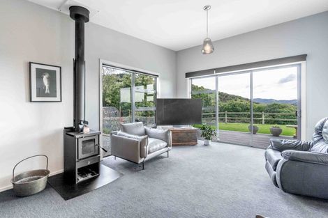 Photo of property in 2390 Owaka Highway, Katea, Balclutha, 9271