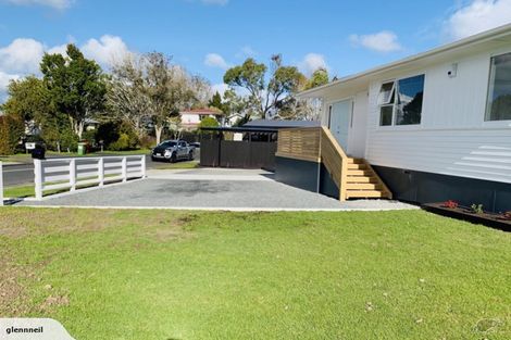Photo of property in 2 Justin Place, Te Atatu Peninsula, Auckland, 0610