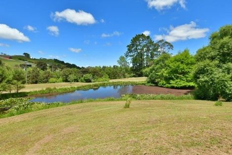 Photo of property in 744 Peak Road, Helensville, 0875