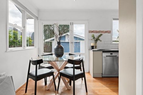 Photo of property in 28 Larnach Street, St Andrews, Hamilton, 3200