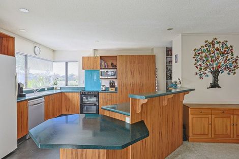 Photo of property in 102 Church Road, Taradale, Napier, 4112