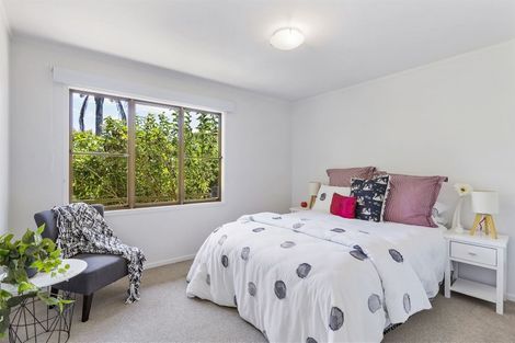 Photo of property in 3/9 Fuchsia Place, Birkdale, Auckland, 0626