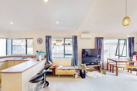 Photo of property in Miramar Villas, 6u7 Brussels Street, Miramar, Wellington, 6022