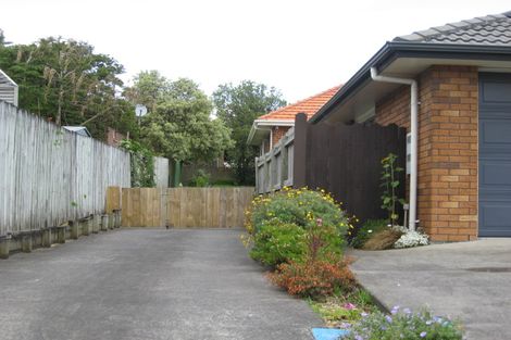 Photo of property in 2/3 Mcintyre Road, Mangere Bridge, Auckland, 2022