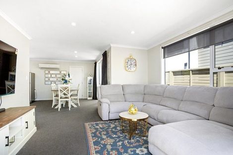 Photo of property in 5 Best Street, Wainuiomata, Lower Hutt, 5014