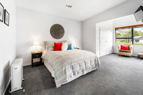 Photo of property in 32 English Oak Drive, Schnapper Rock, Auckland, 0632