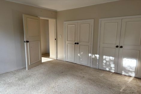 Photo of property in 465 Glenfield Road, Glenfield, Auckland, 0629