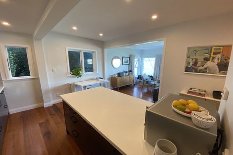 Photo of property in 425 Karaka Bay Road, Karaka Bays, Wellington, 6022