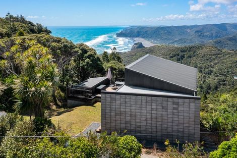 Photo of property in 23 Log Race Road, Piha, 0772