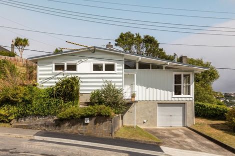 Photo of property in 2 Paparangi Crescent, Paparangi, Wellington, 6037