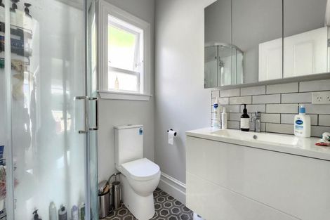 Photo of property in 126 Wallace Street, Mount Cook, Wellington, 6021