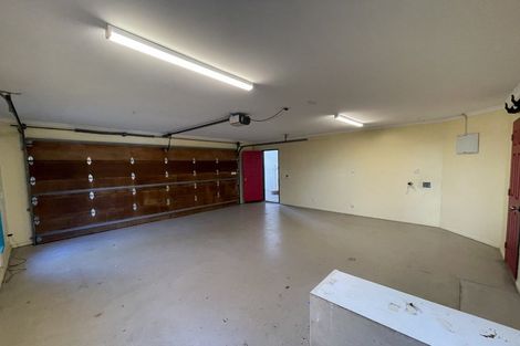 Photo of property in 9 Vinograd Drive, Te Atatu Peninsula, Auckland, 0610
