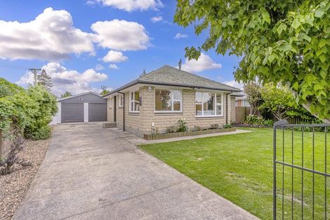 Photo of property in 53 Prestons Road, Redwood, Christchurch, 8051