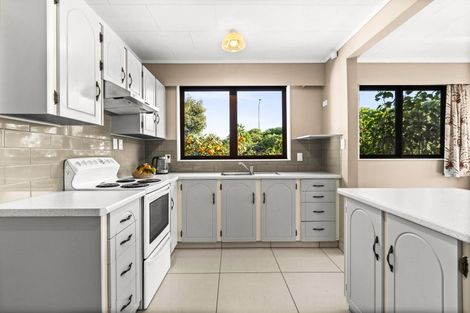 Photo of property in 29 Domain Road, Westshore, Napier, 4110