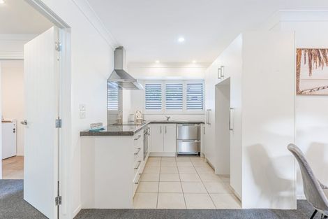 Photo of property in 26 Moor Avenue, Te Atatu Peninsula, Auckland, 0610