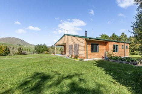 Photo of property in 222 Mackenzie Road, Kahuranaki, Havelock North, 4295