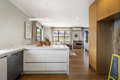 Photo of property in 17 Oak Bark Drive, Schnapper Rock, Auckland, 0632