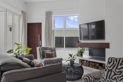 Photo of property in 233 Kingsbury Avenue, Rangiora, 7400