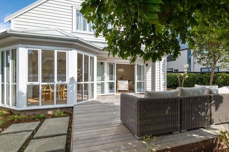 Photo of property in 1 William Bond Street, Stanley Point, Auckland, 0624