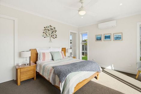 Photo of property in 14 Topping Place, Whitianga, 3510