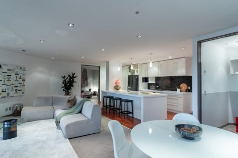 Photo of property in 3b/22 Telford Terrace, Oriental Bay, Wellington, 6011