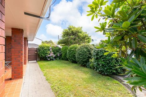 Photo of property in 8a Beauchamp Street, Karori, Wellington, 6012