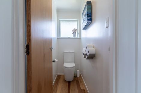 Photo of property in 40 Gill Avenue, Te Atatu Peninsula, Auckland, 0610