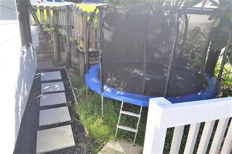 Photo of property in 16 Noeleen Street, Glenfield, Auckland, 0629
