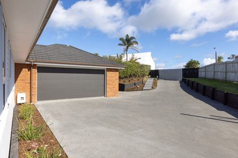 Photo of property in 70 Bay Vista Drive, Red Beach, 0932