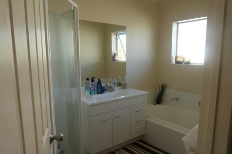 Photo of property in 10 Northridge Terrace, Massey, Auckland, 0614