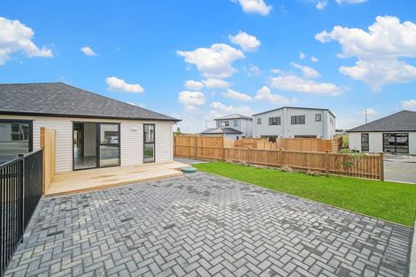 Photo of property in 6 Rorotu Avenue, Karaka, 2113