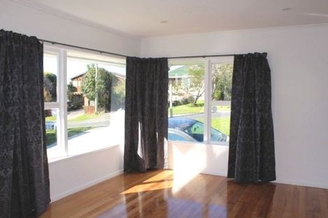 Photo of property in 61 Ocean View Road, Hillcrest, Auckland, 0627