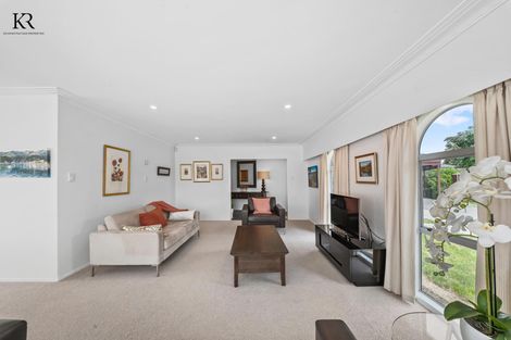 Photo of property in 10 Alf Walker Place, Papakura, 2110