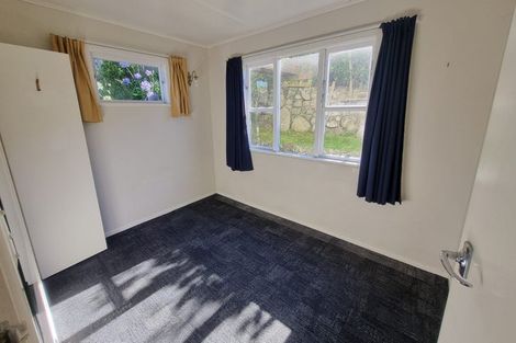 Photo of property in 12 Huntingdon Street, Northland, Wellington, 6012
