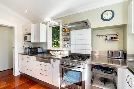 Photo of property in 13 Rolleston Street, Mount Cook, Wellington, 6021