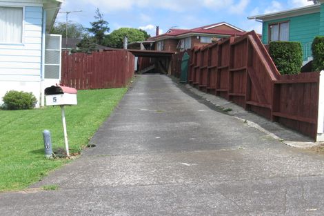 Photo of property in 5 Caringbah Drive, Papatoetoe, Auckland, 2025