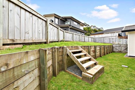 Photo of property in 11 Cresswell Place, Johnsonville, Wellington, 6037