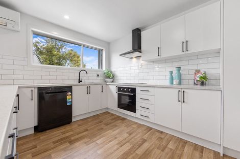 Photo of property in 21 De Bloge Place, Burwood, Christchurch, 8061