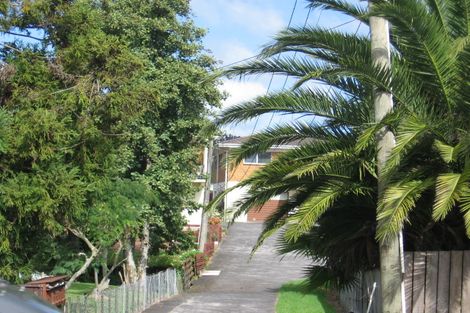 Photo of property in 15 Oates Road, Glen Eden, Auckland, 0602