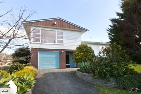 Photo of property in 27 Mcbreen Avenue, Northcote, Auckland, 0627