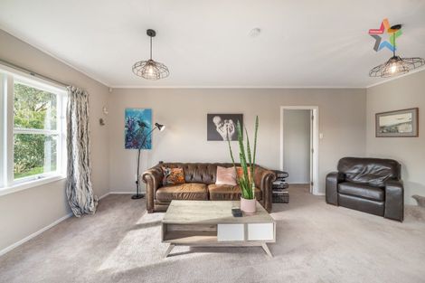 Photo of property in 225 Whites Line East, Waiwhetu, Lower Hutt, 5010