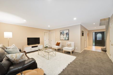 Photo of property in 30 South Kensington Way, Henderson, Auckland, 0612