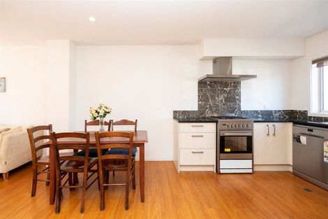 Photo of property in 1u3 June Place, Hamilton East, Hamilton, 3216