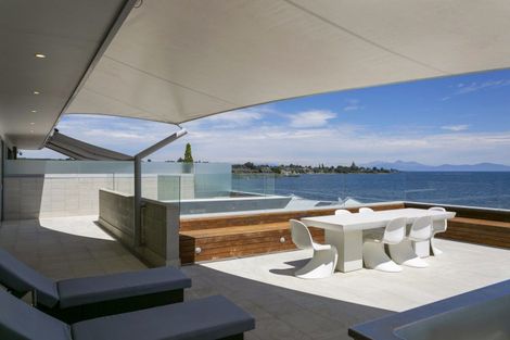 Photo of property in 225 Lake Terrace, Waipahihi, Taupo, 3330