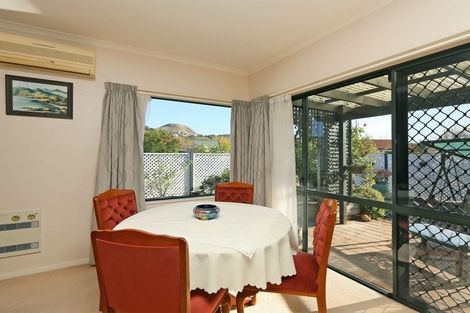 Photo of property in 11 Beaufort Place, Taradale, Napier, 4112